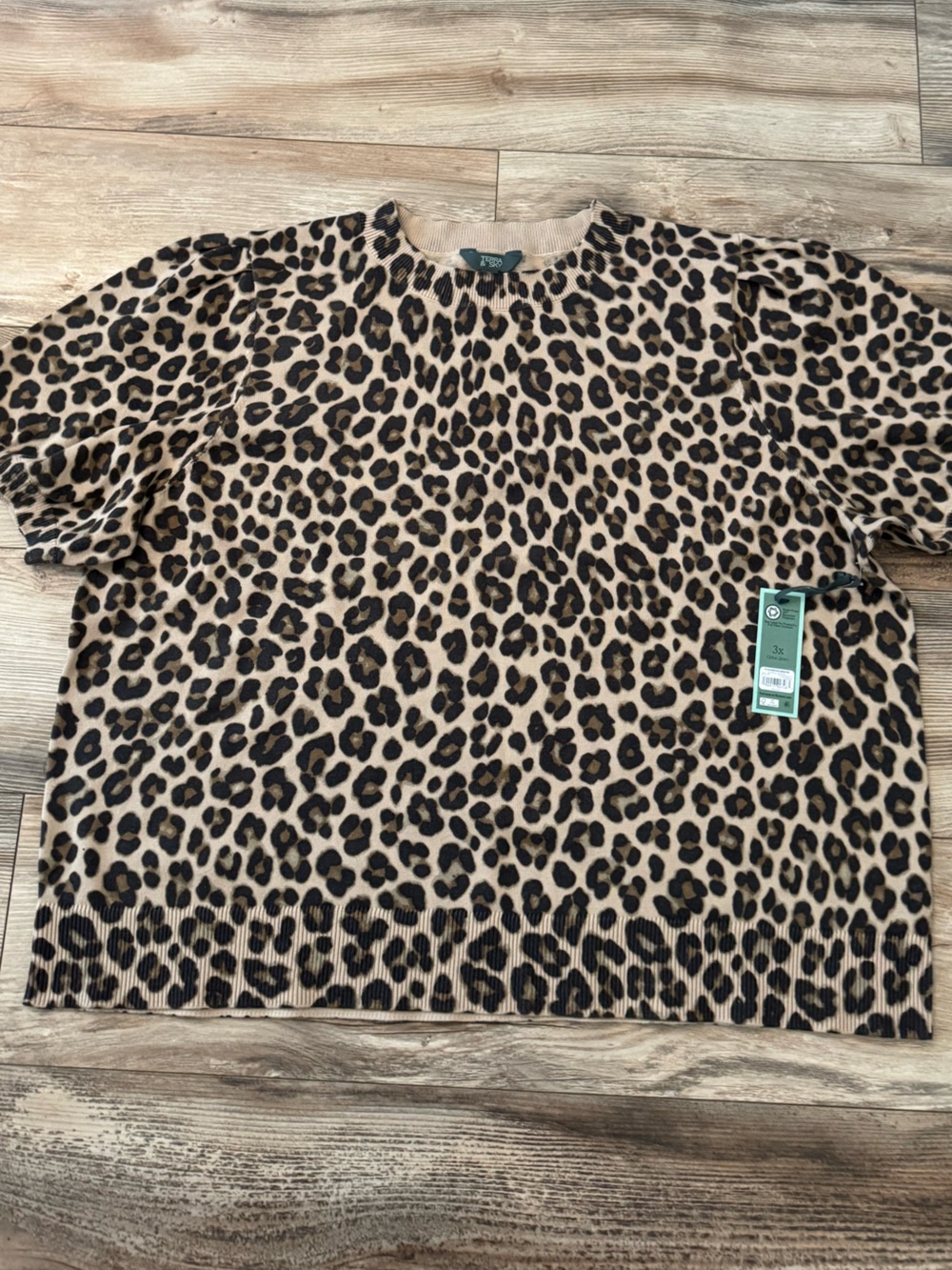 Terra & Sky Women's Plus Leopard Short Sleeve Sweater 3X NWT - Picture 3 of 11